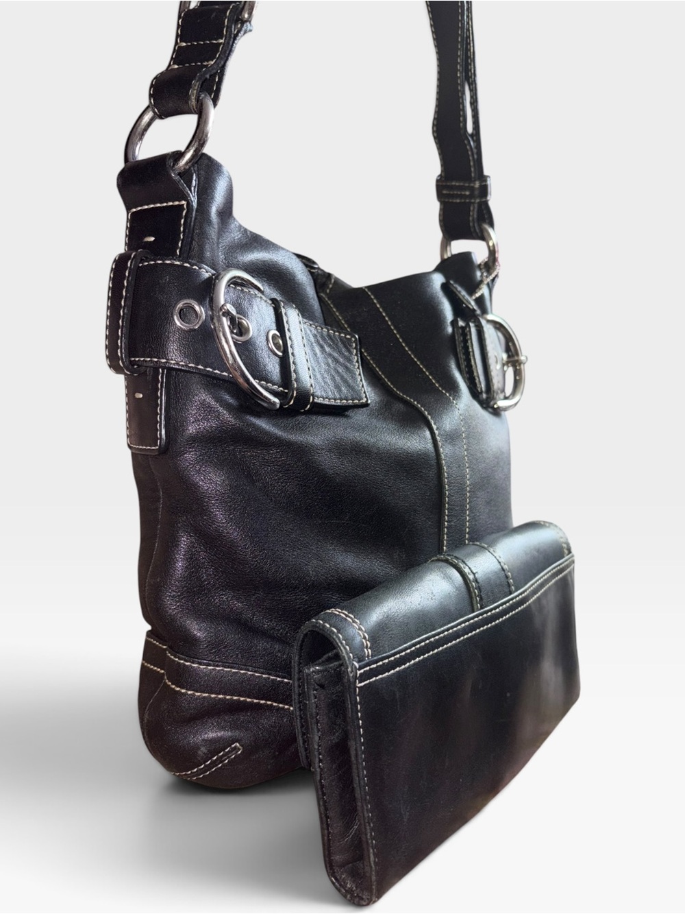 Coach Soho 2005 Vintage Leather Shoulder Bag with Buckle Accent - Picture 7 of 14